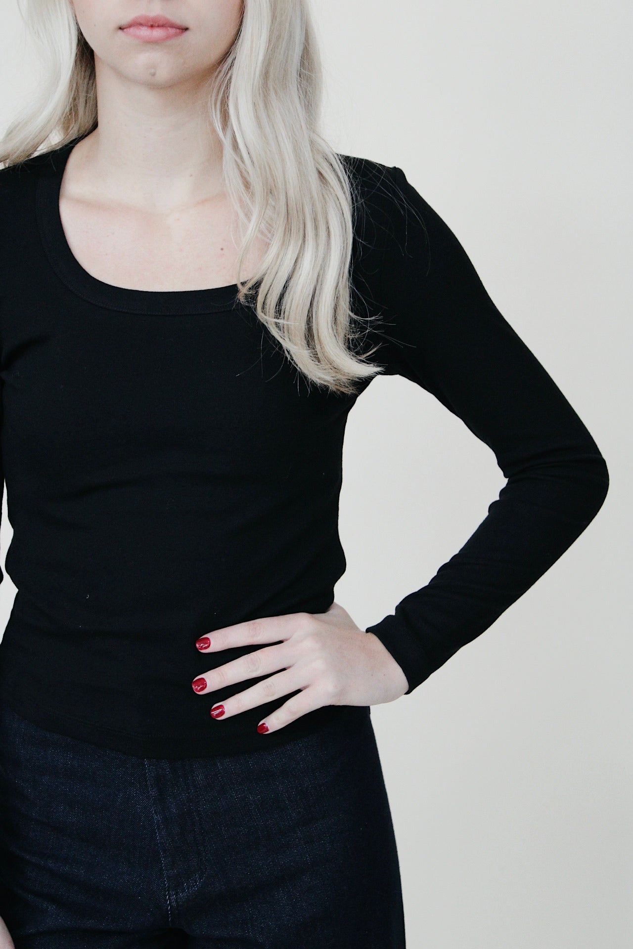 Basic Scoop Neck Long Sleeve