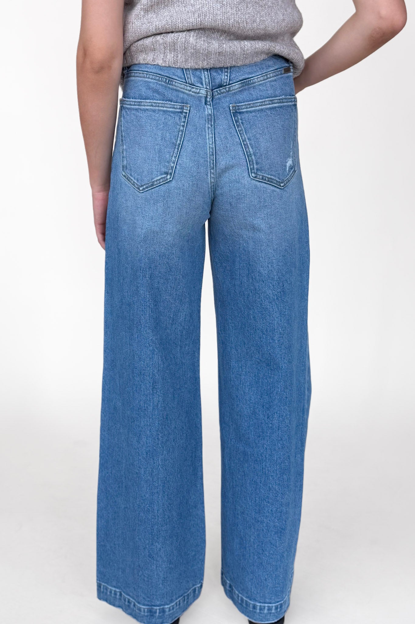 Ultra High Rise Wide Leg Jean