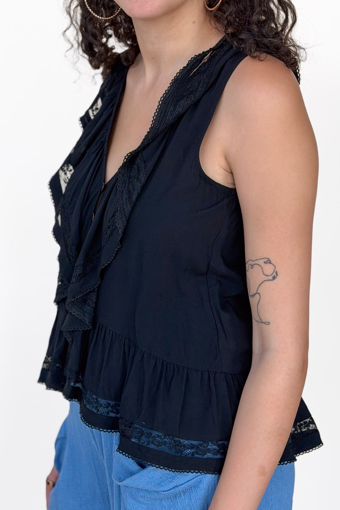 Tori Ruffle Sleeveless Blouse
