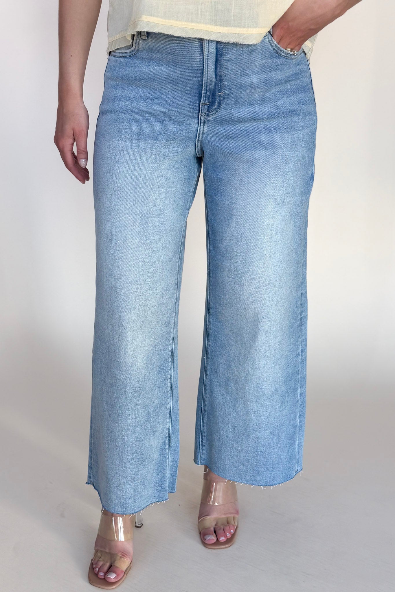 Hidden Cropped Wide Leg