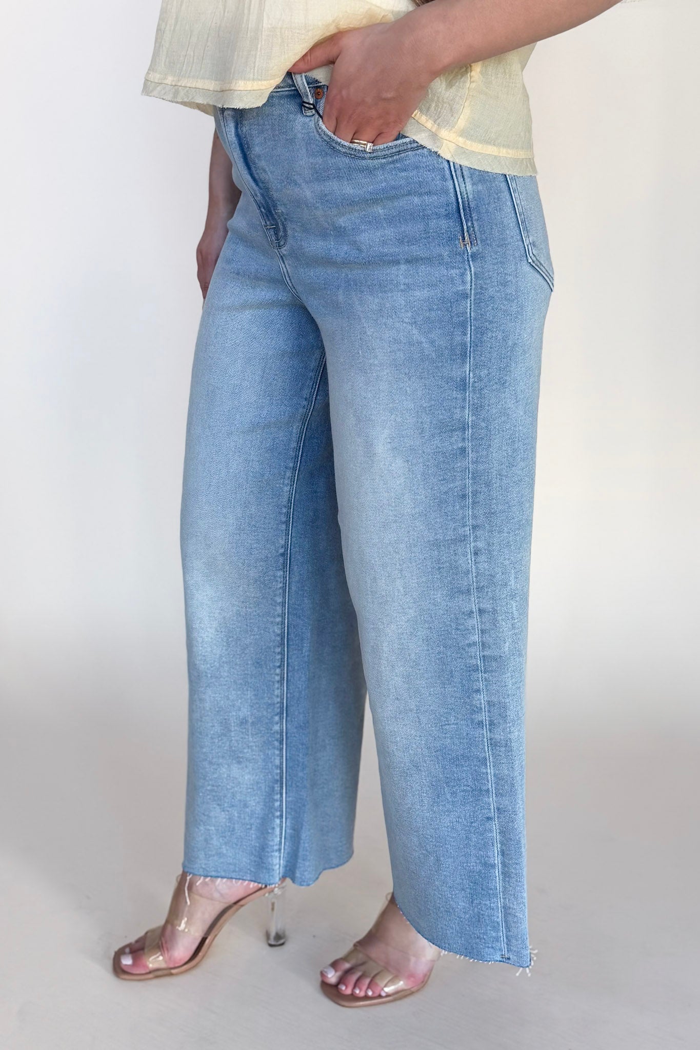 Hidden Cropped Wide Leg