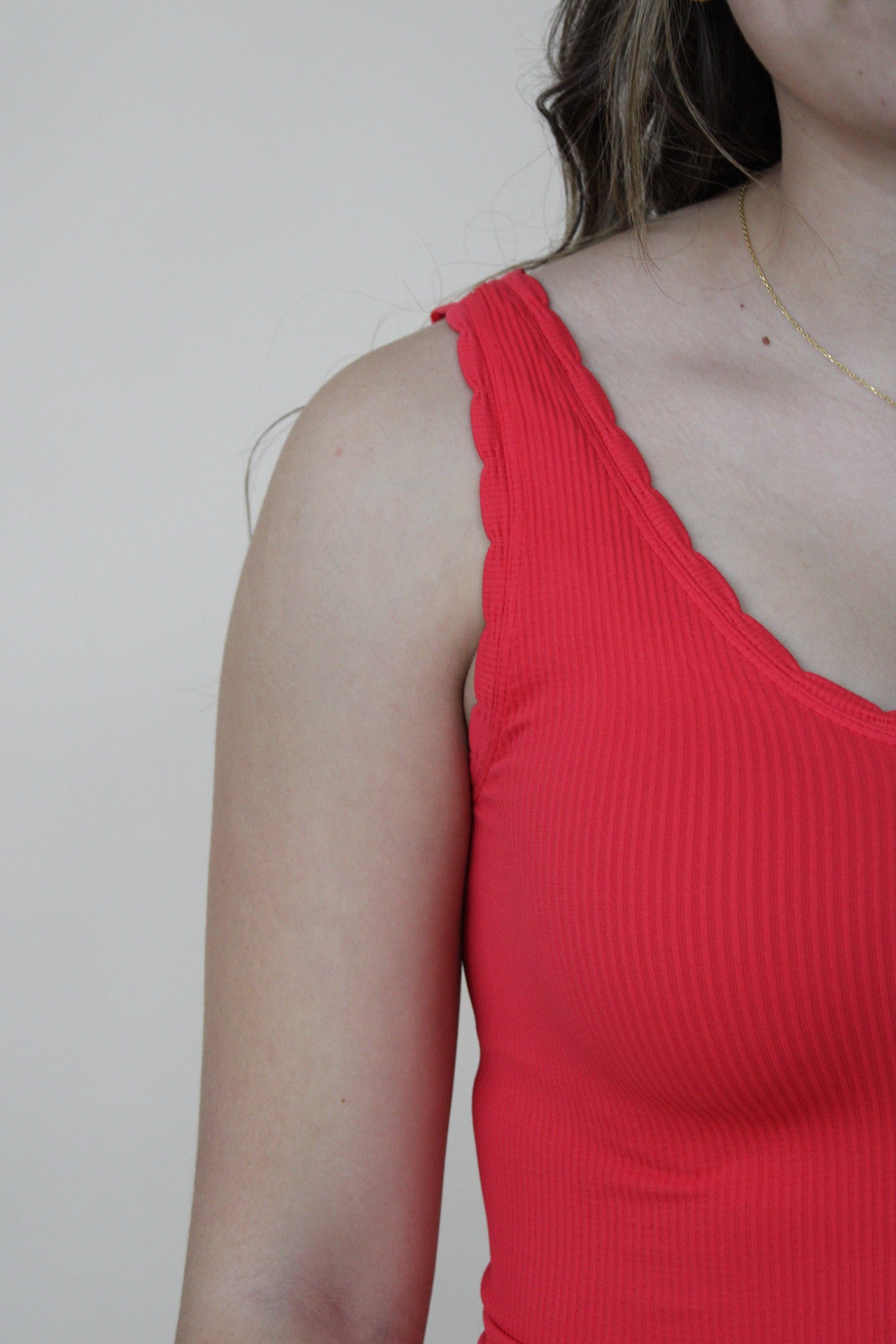 Scallop Edge Tank