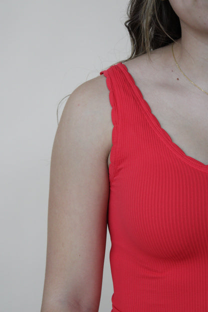 Scallop Edge Tank