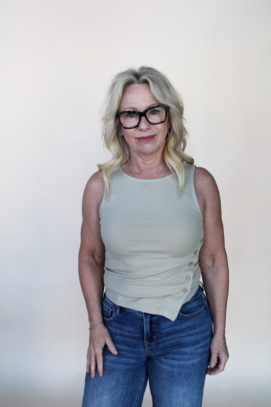 Ellis Button Tank