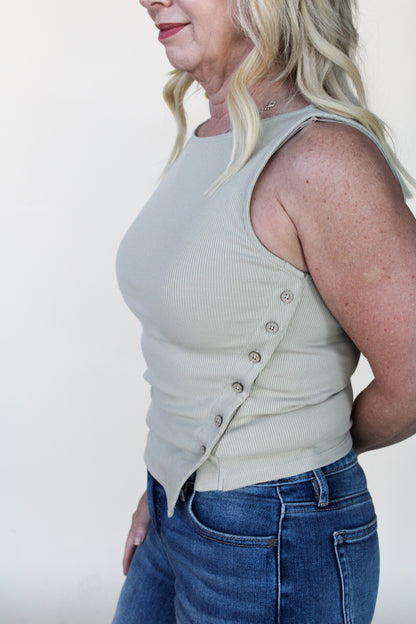 Ellis Button Tank