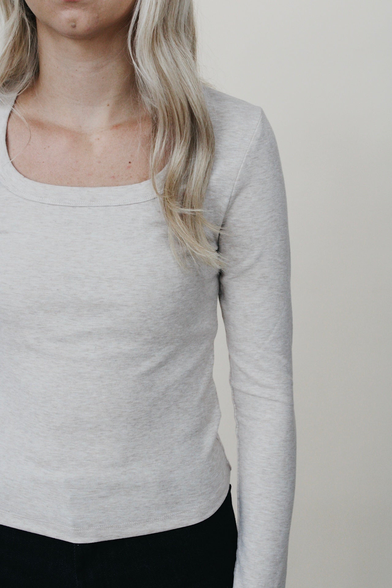Basic Scoop Neck Long Sleeve